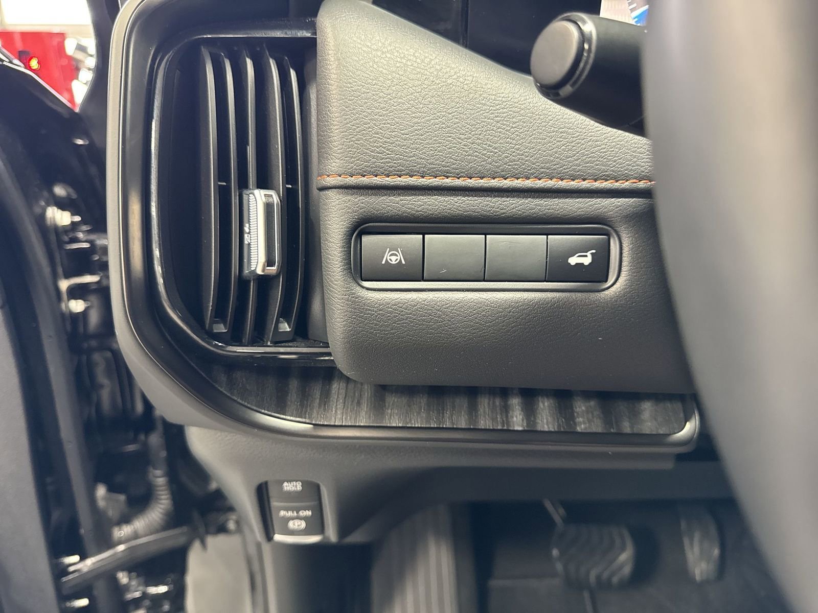 Certified 2025 Nissan Armada PRO-4X w/ Pro-4X Premium Package image 23