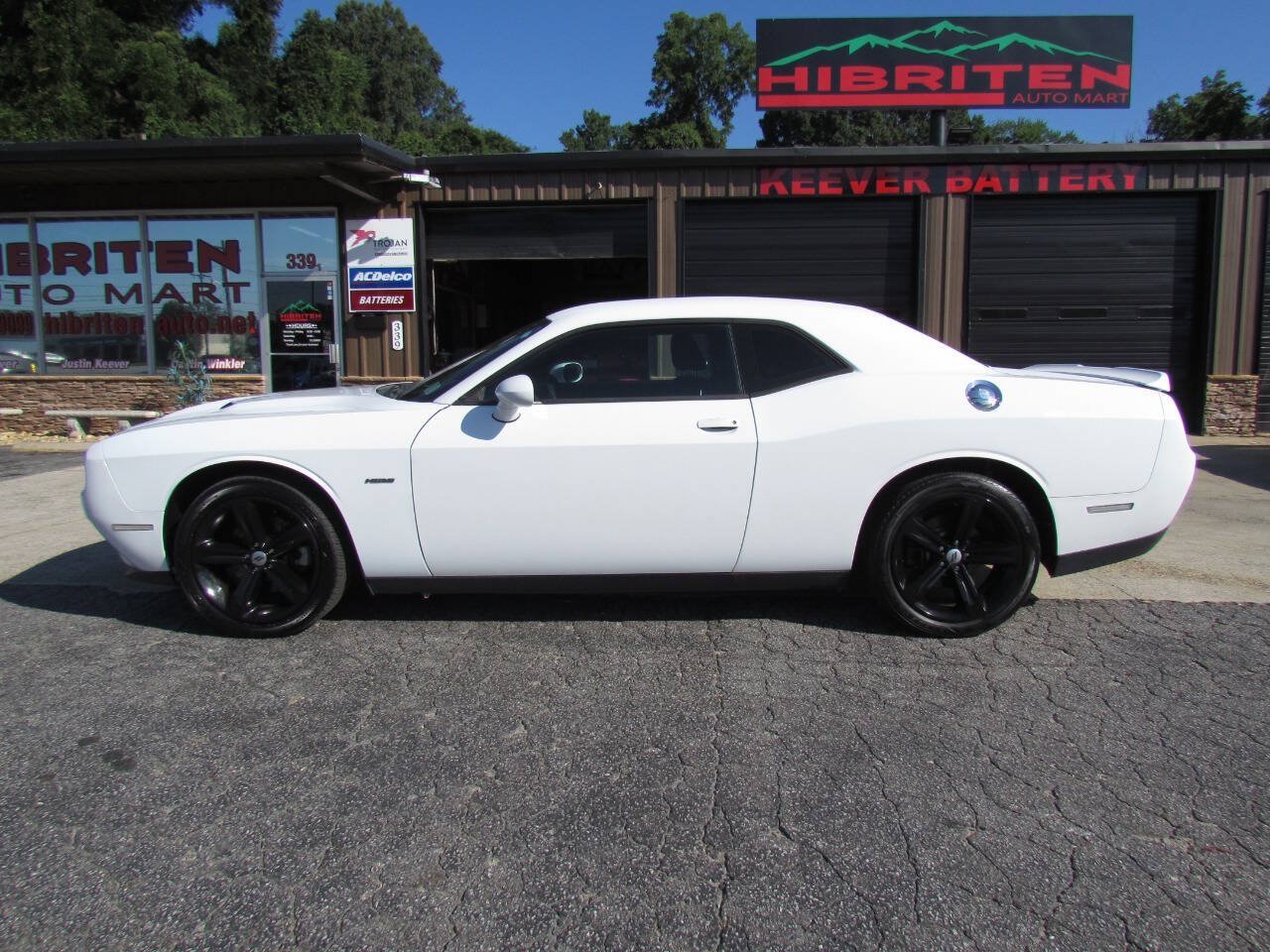 Used 2018 Dodge Challenger R/T RWD image 2