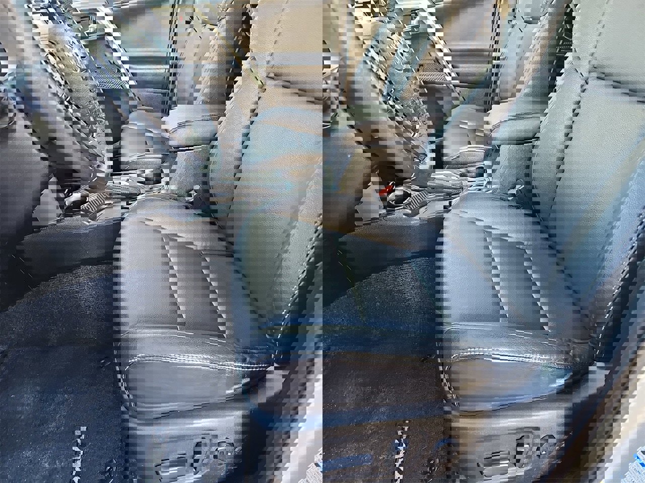 Used 2015 Toyota RAV4 Limited w/ Technology Package image 15