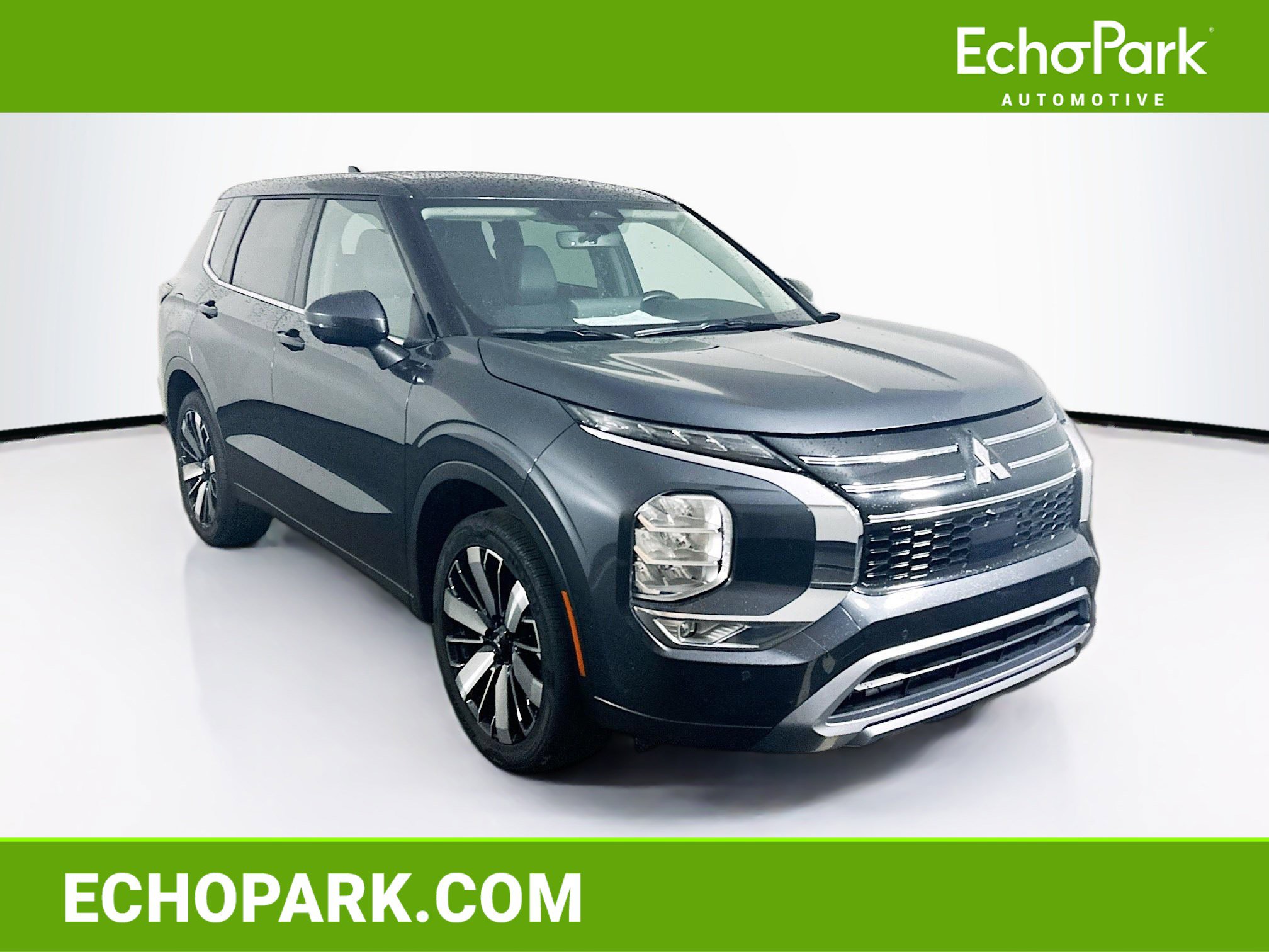 Used 2025 Mitsubishi Outlander SE FWD image 1