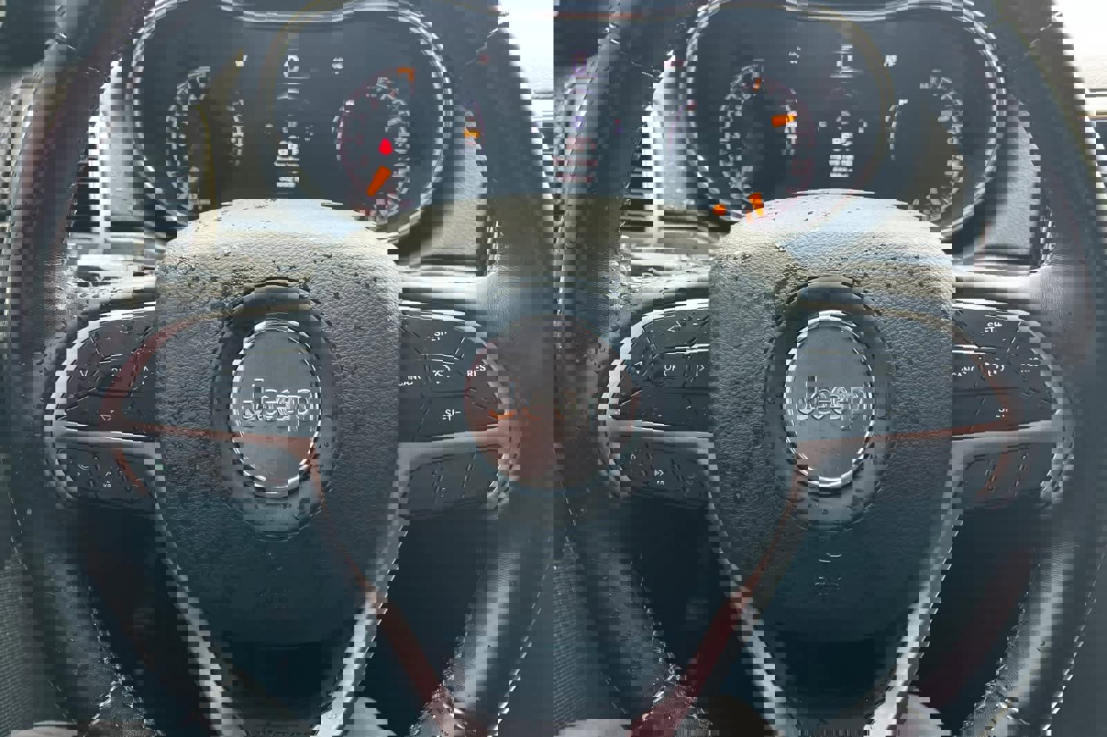 Used 2019 Jeep Grand Cherokee Altitude image 27