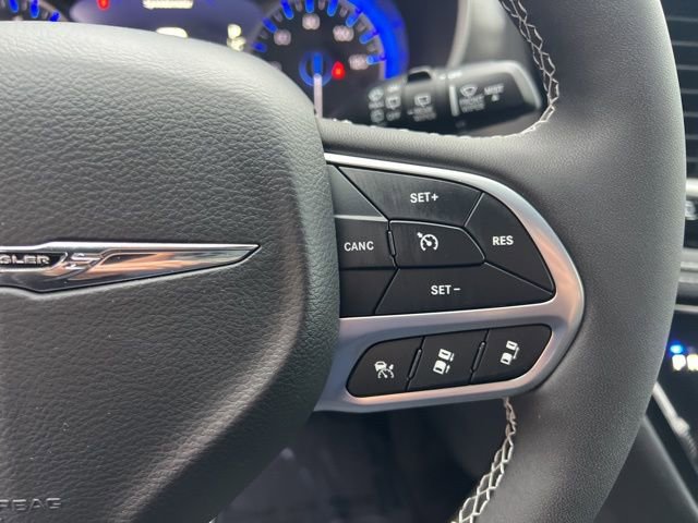 New 2026 Chrysler Pacifica Select image 12