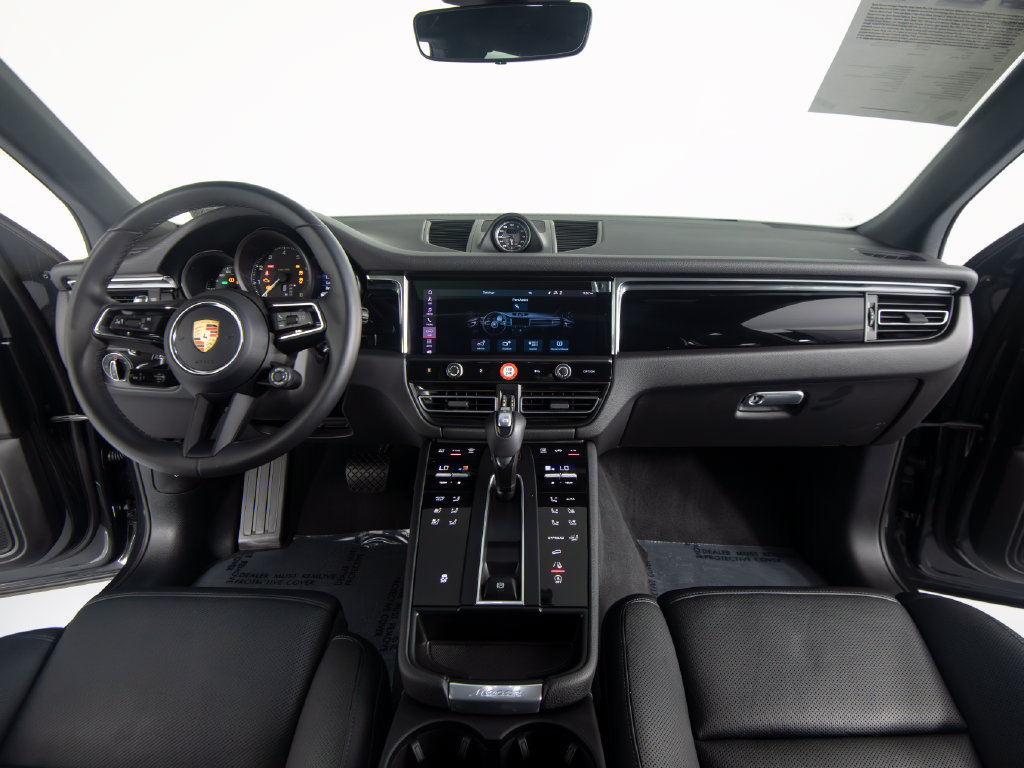 Certified 2026 Porsche Macan AWD/4WD image 37