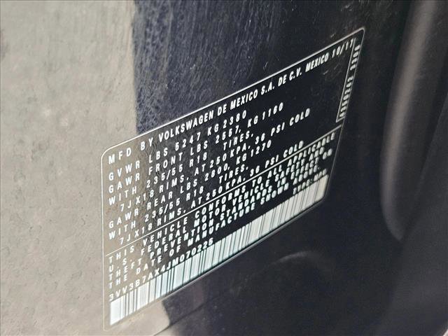 Used 2018 Volkswagen Tiguan SEL FWD image 26