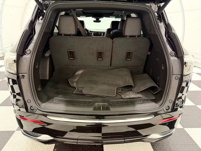 Used 2023 Buick Enclave Avenir w/ Avenir Technology Package image 4