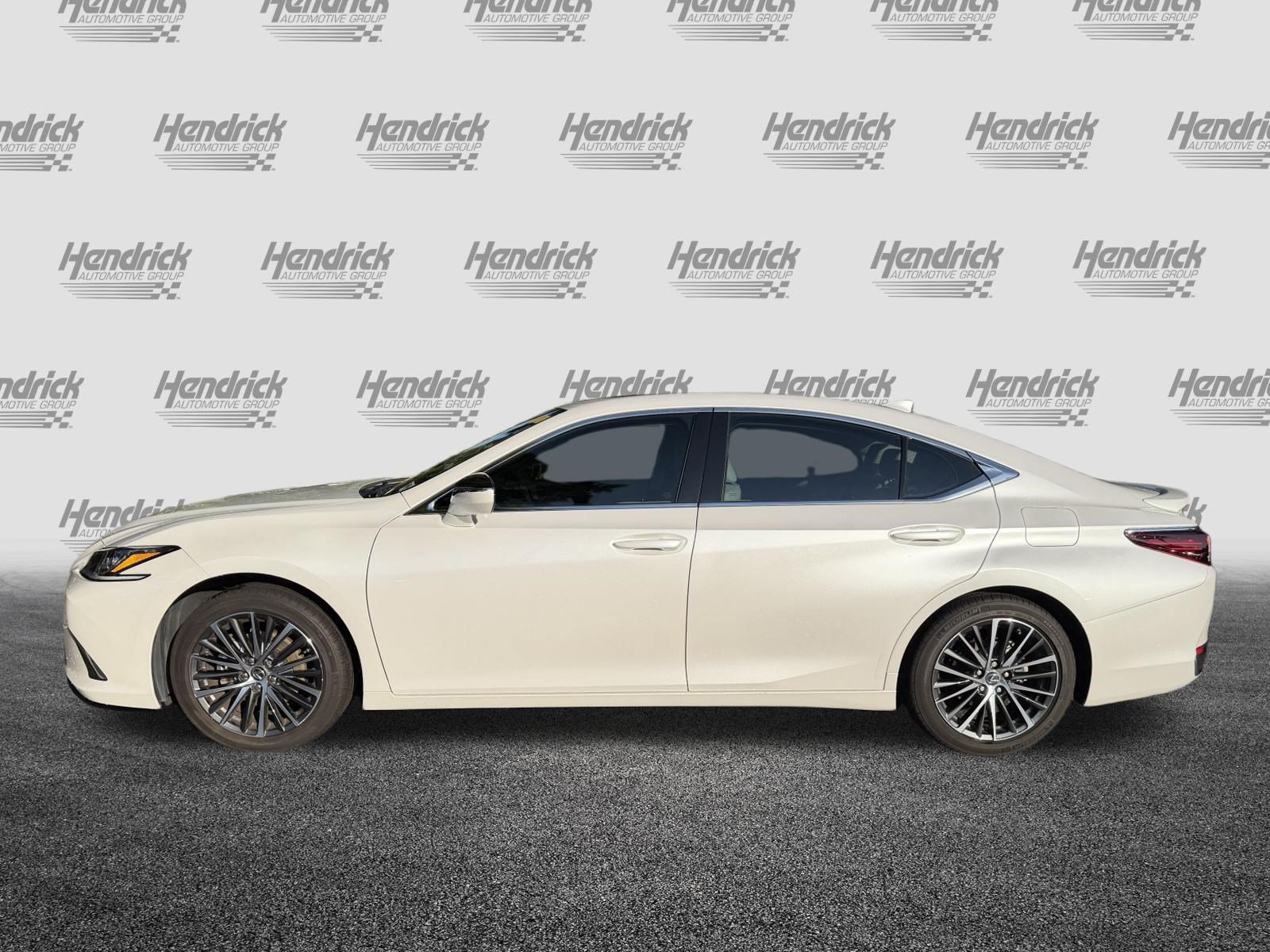 Used 2023 Lexus ES 300h w/ Premium Package FWD image 6