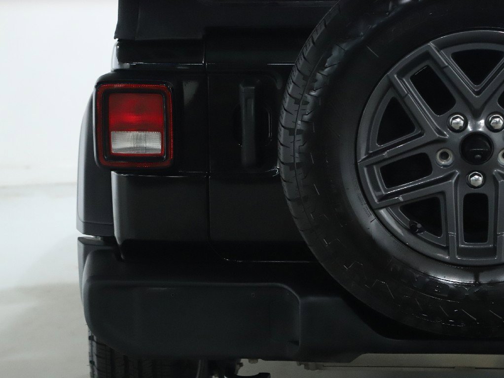 Used 2024 Jeep Wrangler Sport S image 40