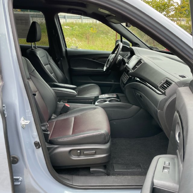 Used 2022 Honda Ridgeline Black Edition image 17