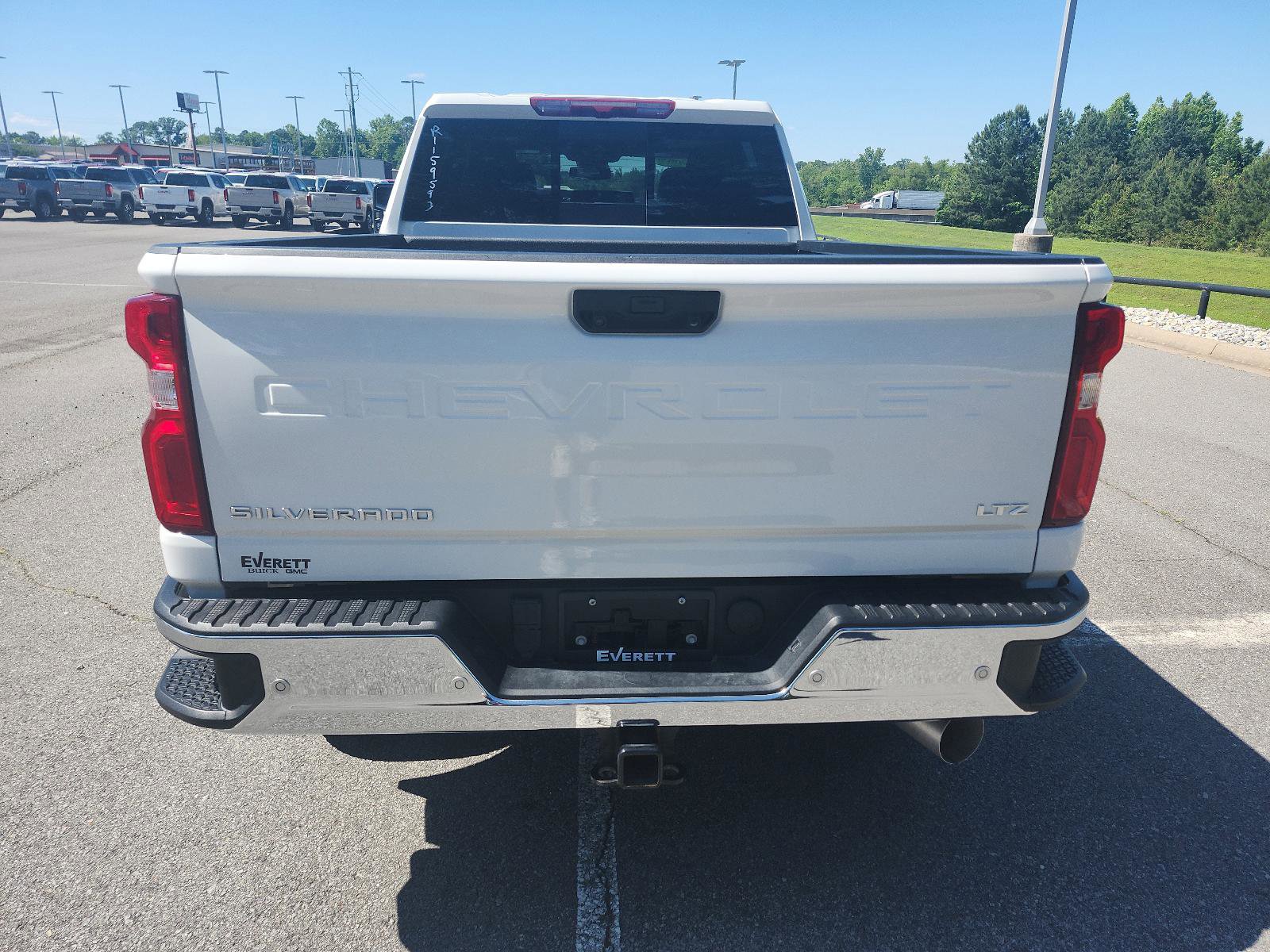 Used 2024 Chevrolet Silverado 2500 LTZ w/ LTZ Convenience Package AWD/4WD image 5