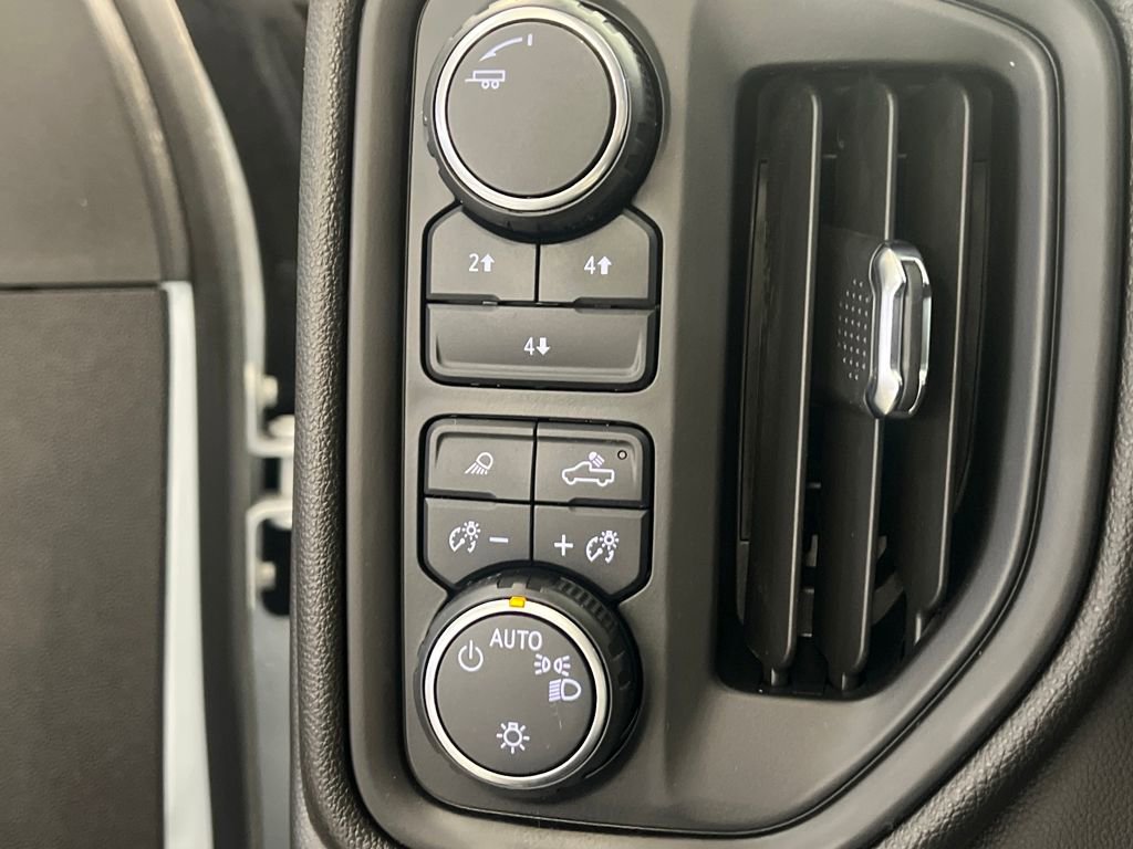 Used 2024 Chevrolet Silverado 2500 Custom w/ Custom Value Package image 29