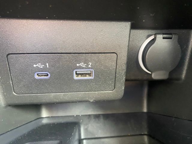 Used 2024 Nissan Kicks SV image 16