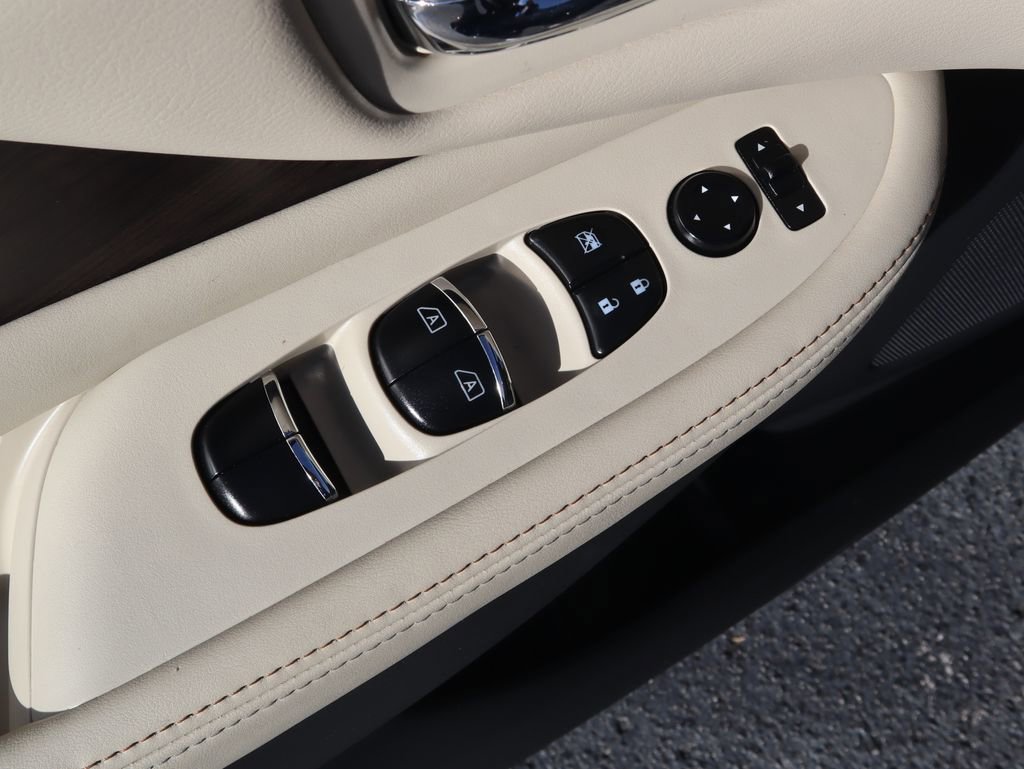 Used 2024 Nissan Murano Platinum w/ Cargo Package image 20