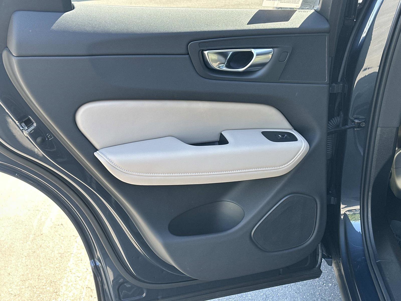Certified 2026 Volvo XC60 B5 Plus w/ Protection Package Premier image 20