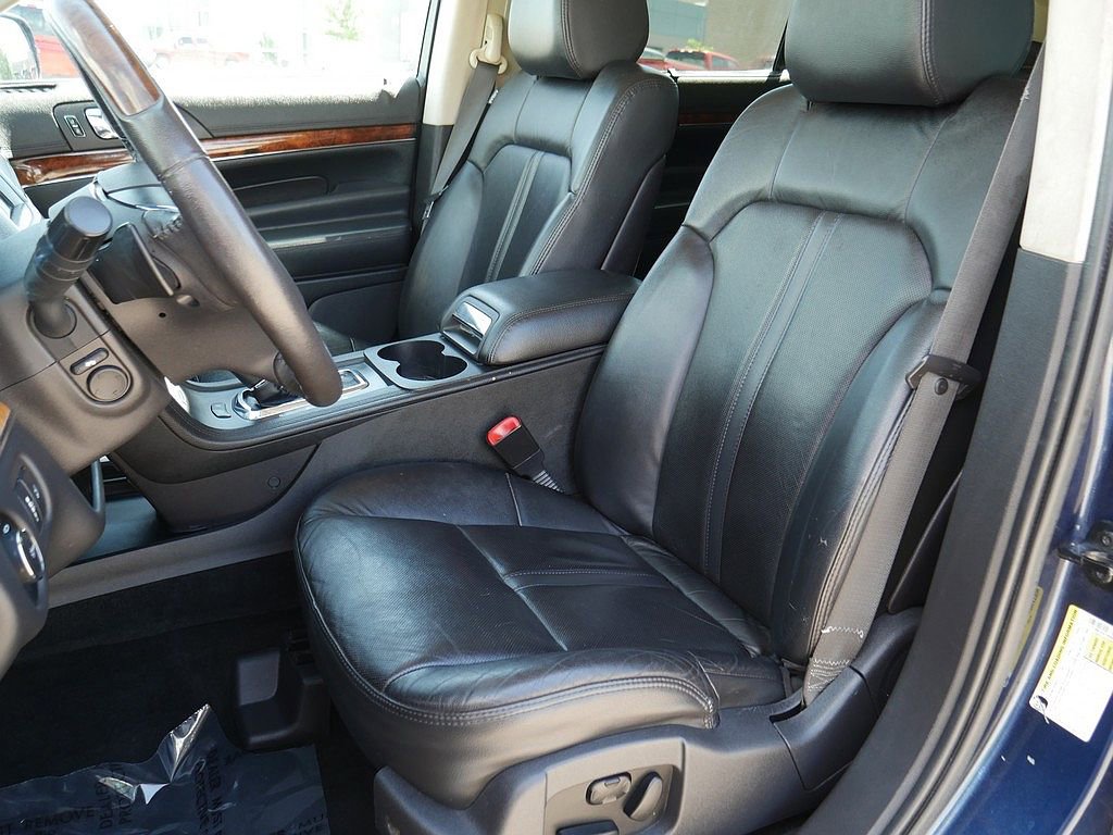 Used 2017 Lincoln MKT AWD w/ Technology Package image 14