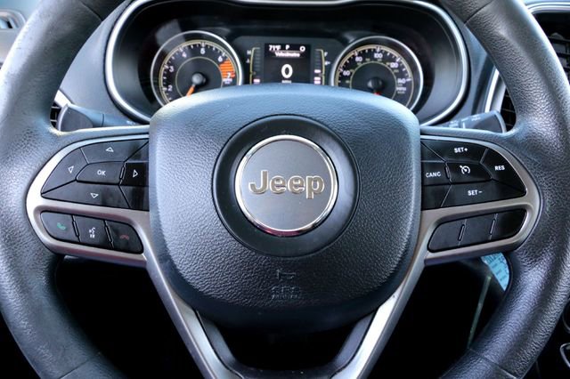 Used 2021 Jeep Cherokee Latitude FWD image 12