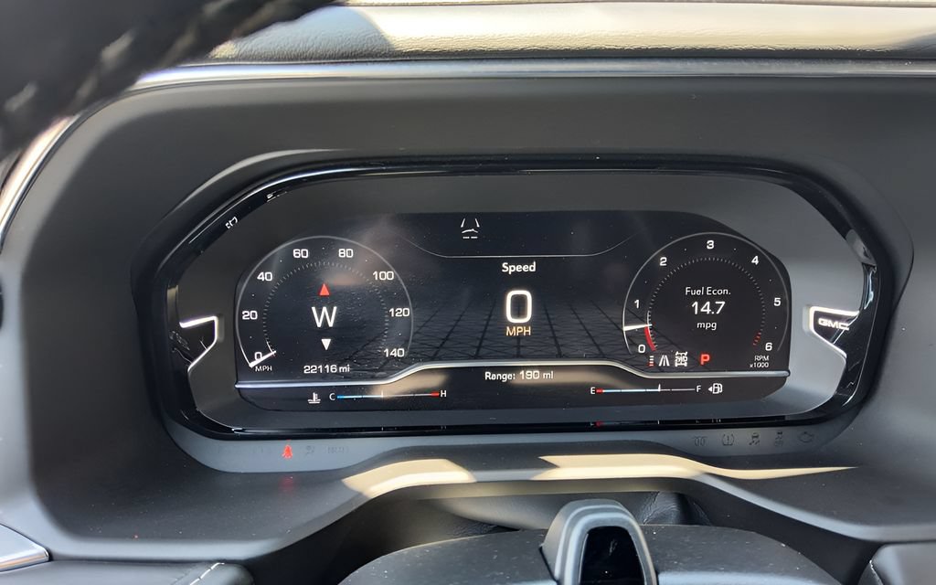 Used 2024 GMC Yukon Denali Ultimate AWD/4WD image 18