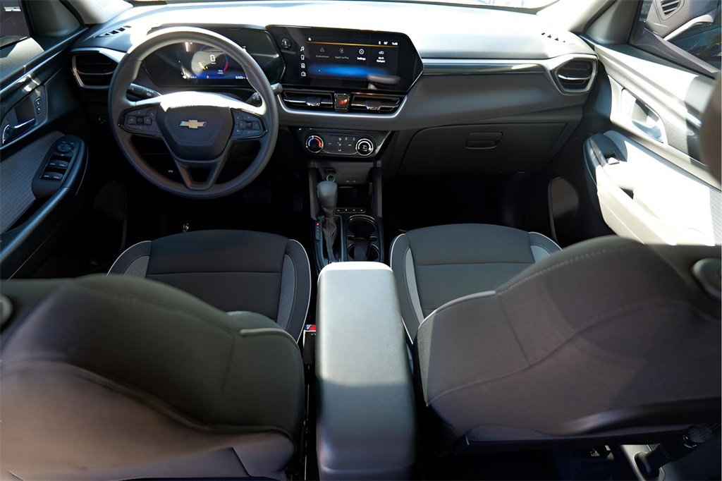 Certified 2026 Chevrolet TrailBlazer LT w/ Driver Confidence Package image 18