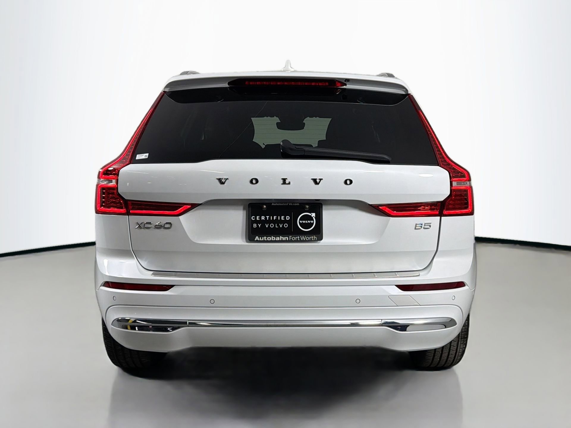 Certified 2023 Volvo XC60 B5 Plus w/ Protection Package Premier FWD image 7
