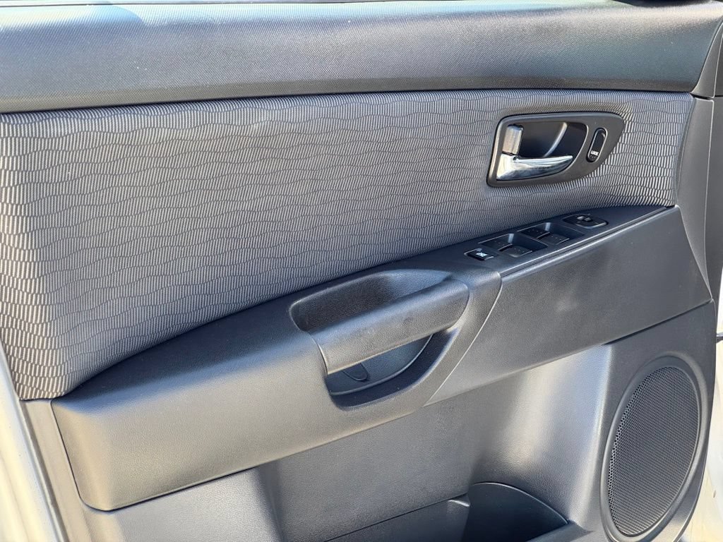 Used 2008 MAZDA MAZDA3 i Touring Value FWD image 8