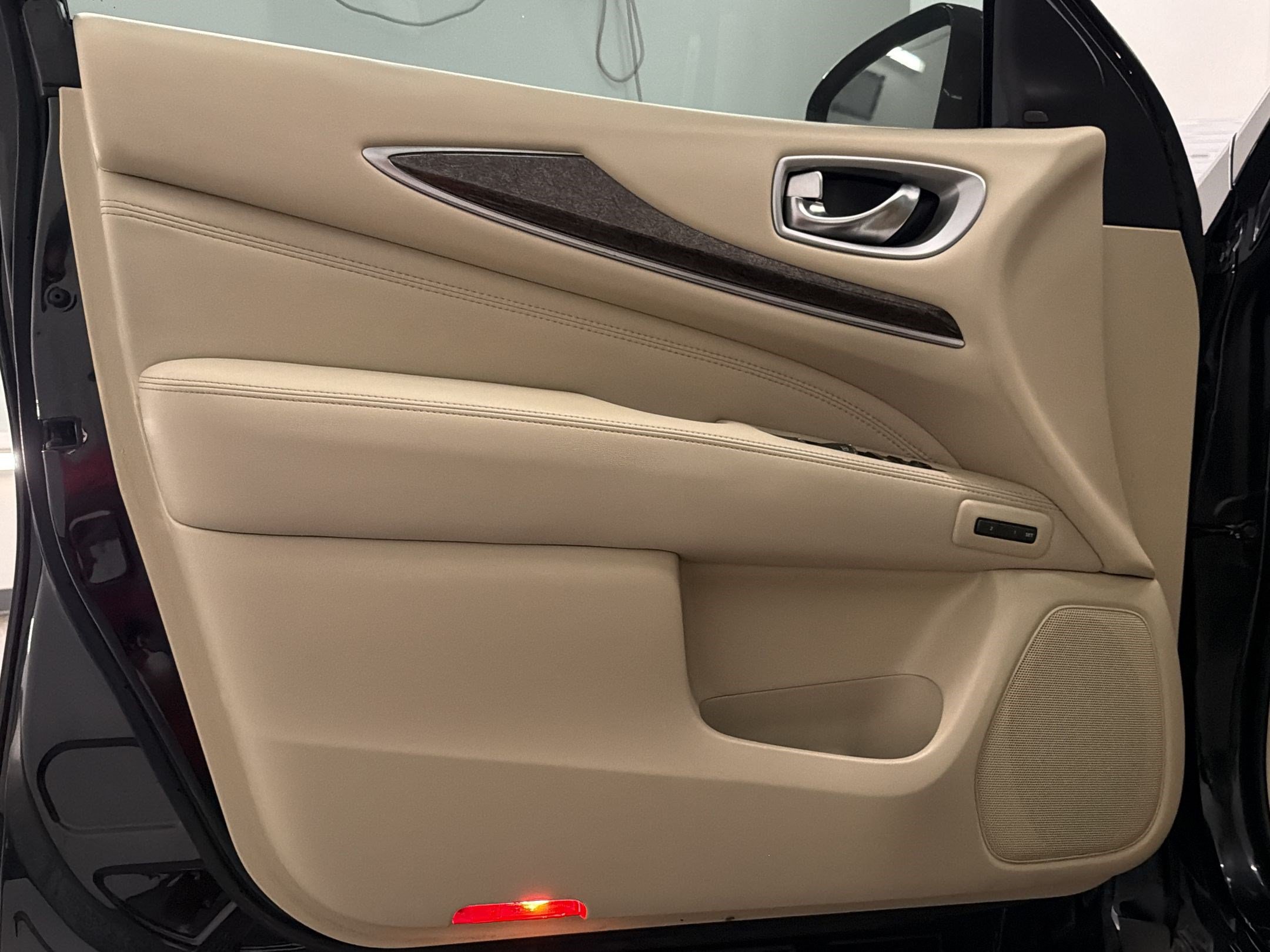 Used 2013 INFINITI JX35 FWD w/ Premium Pkg image 25