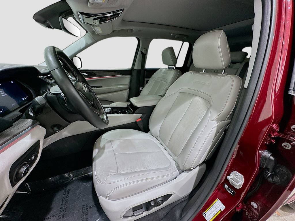 Used 2022 Jeep Grand Cherokee Overland RWD image 21
