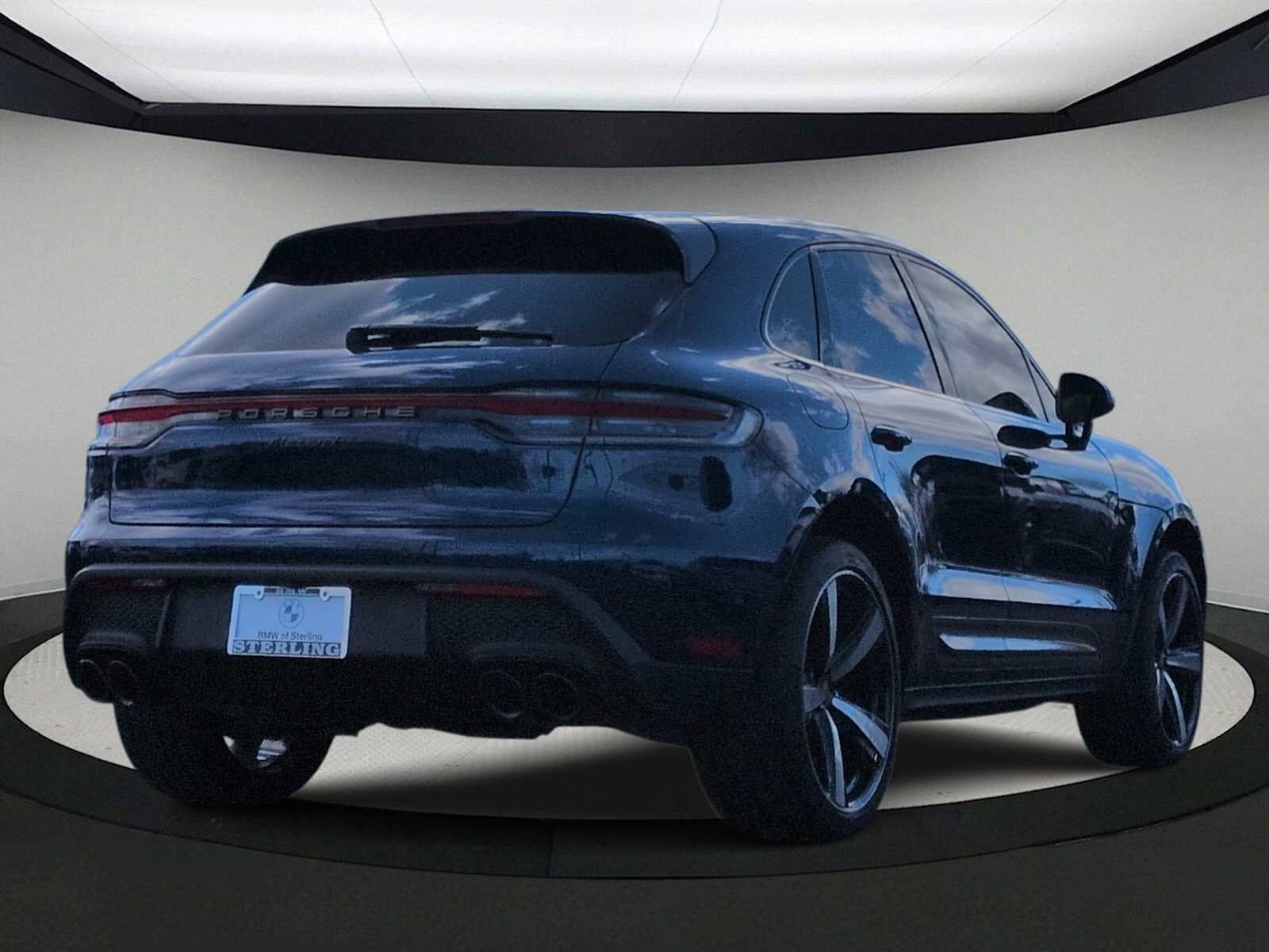 Used 2023 Porsche Macan Turbo image 8