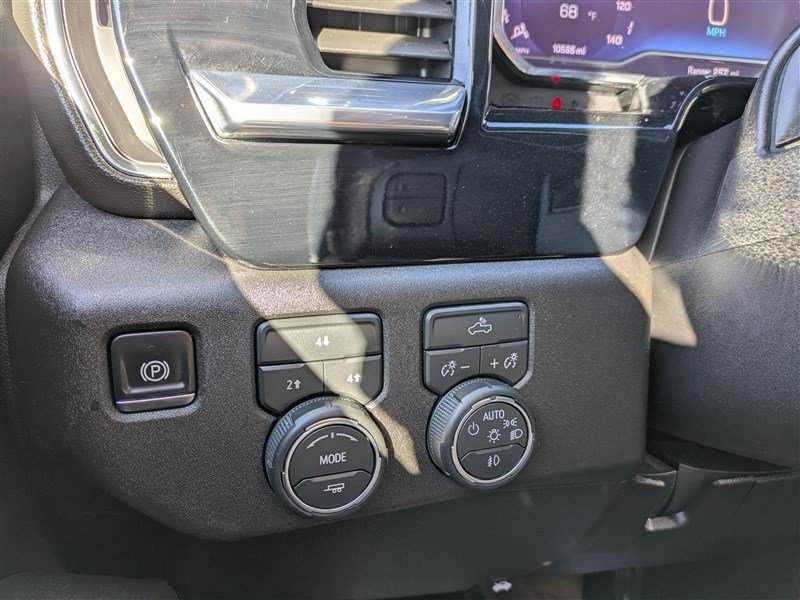 Used 2025 Chevrolet Silverado 2500 LT w/ Convenience Package AWD/4WD image 30
