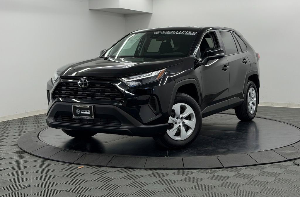 Used 2025 Toyota RAV4 LE FWD image 3