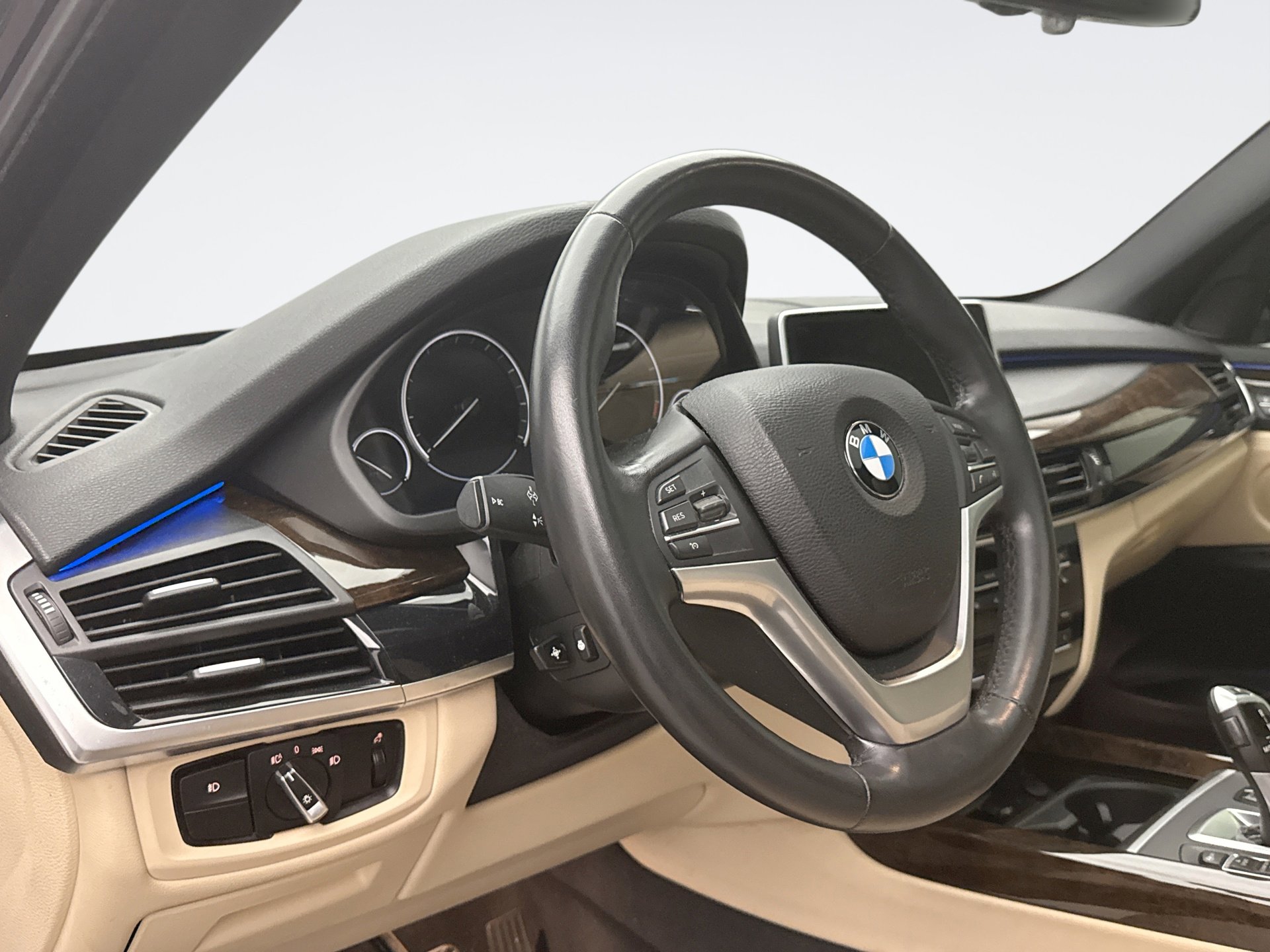 Used 2017 BMW X5 xDrive40e AWD/4WD image 7