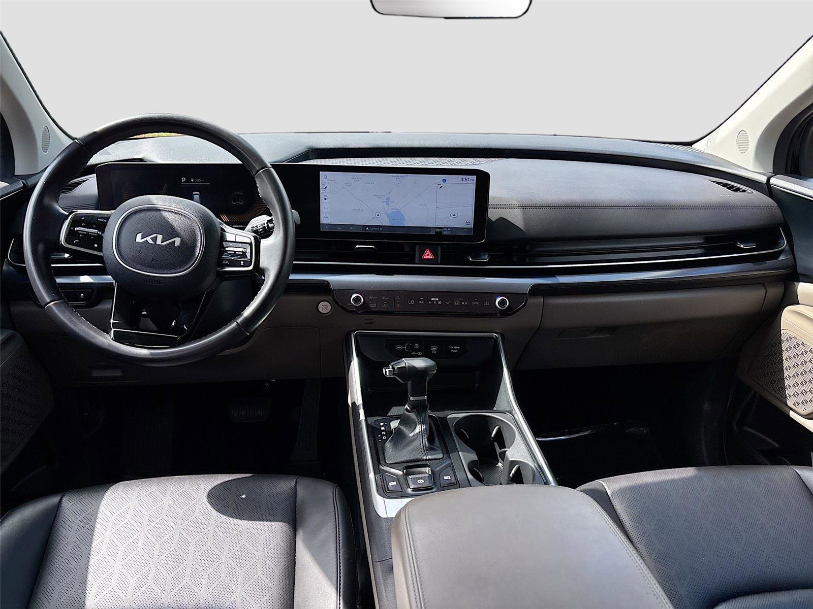 Used 2025 Kia Carnival FWD image 23