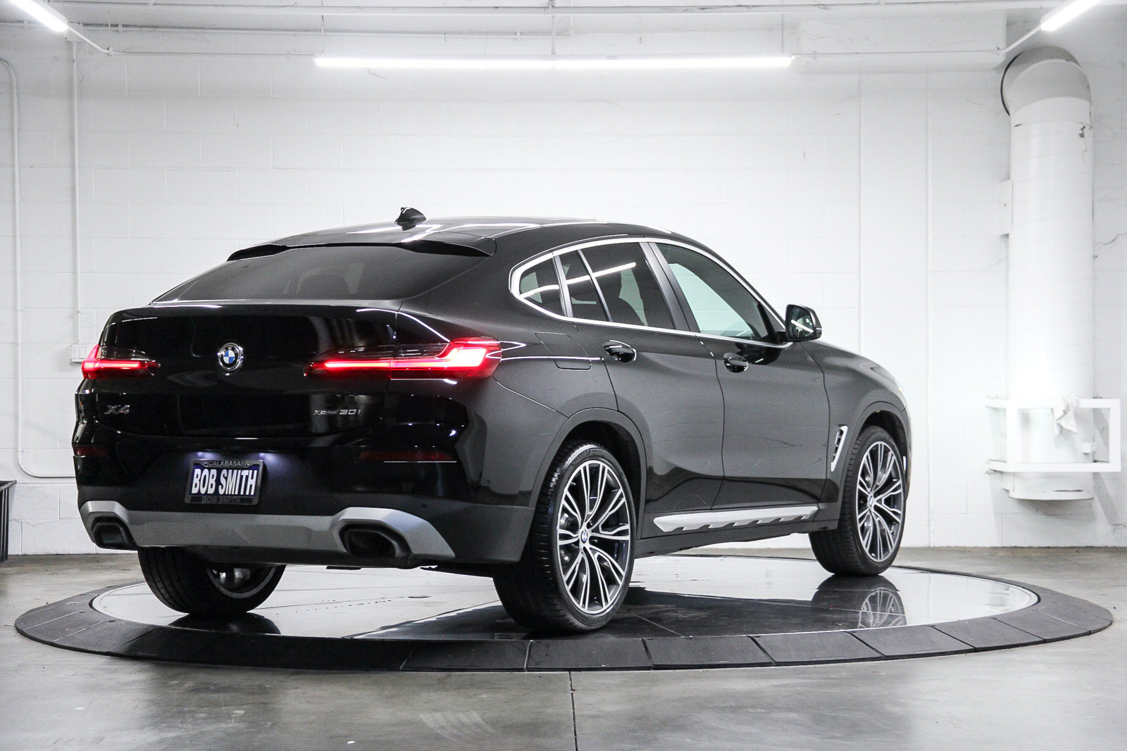 Certified 2023 BMW X4 xDrive30i w/ Parking Assistance Package AWD/4WD image 6