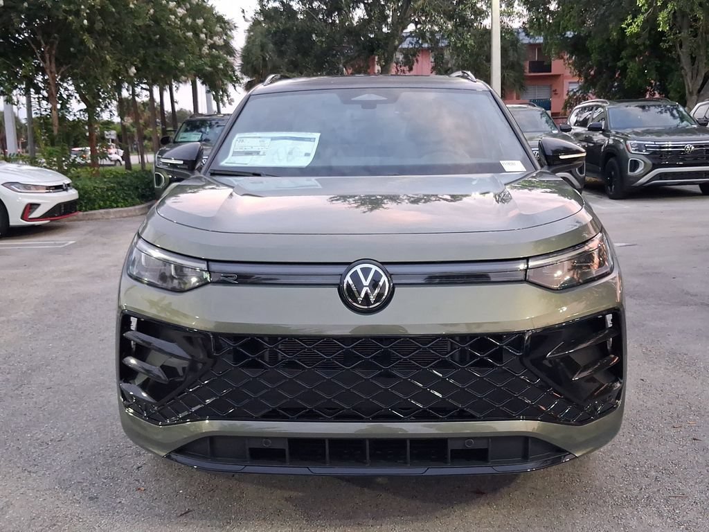 New 2026 Volkswagen Tiguan SE R-Line FWD image 2