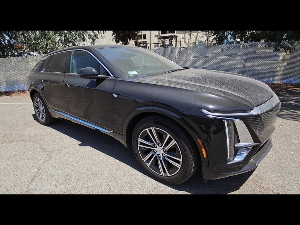 Used 2024 Cadillac Lyriq Luxury w/ LPO, Floor Liner Package RWD image 2