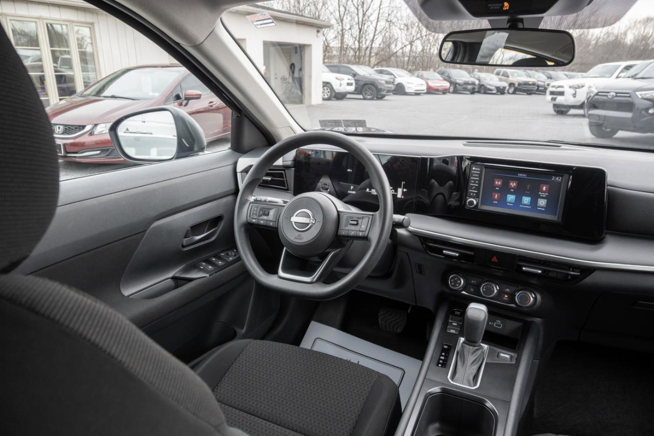 Used 2025 Nissan Kicks S w/ Charging Package FWD image 27
