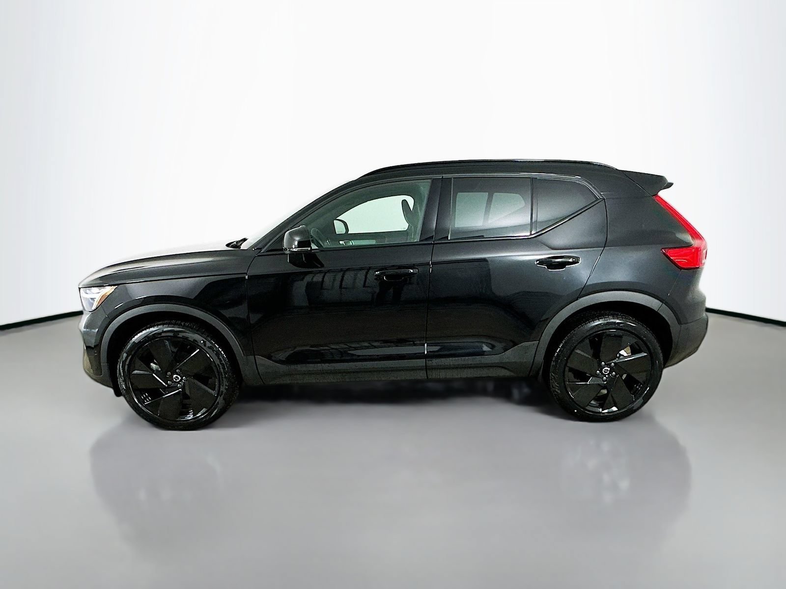 New 2026 Volvo XC40 B5 Ultra w/ Protection Package Premier AWD/4WD image 8