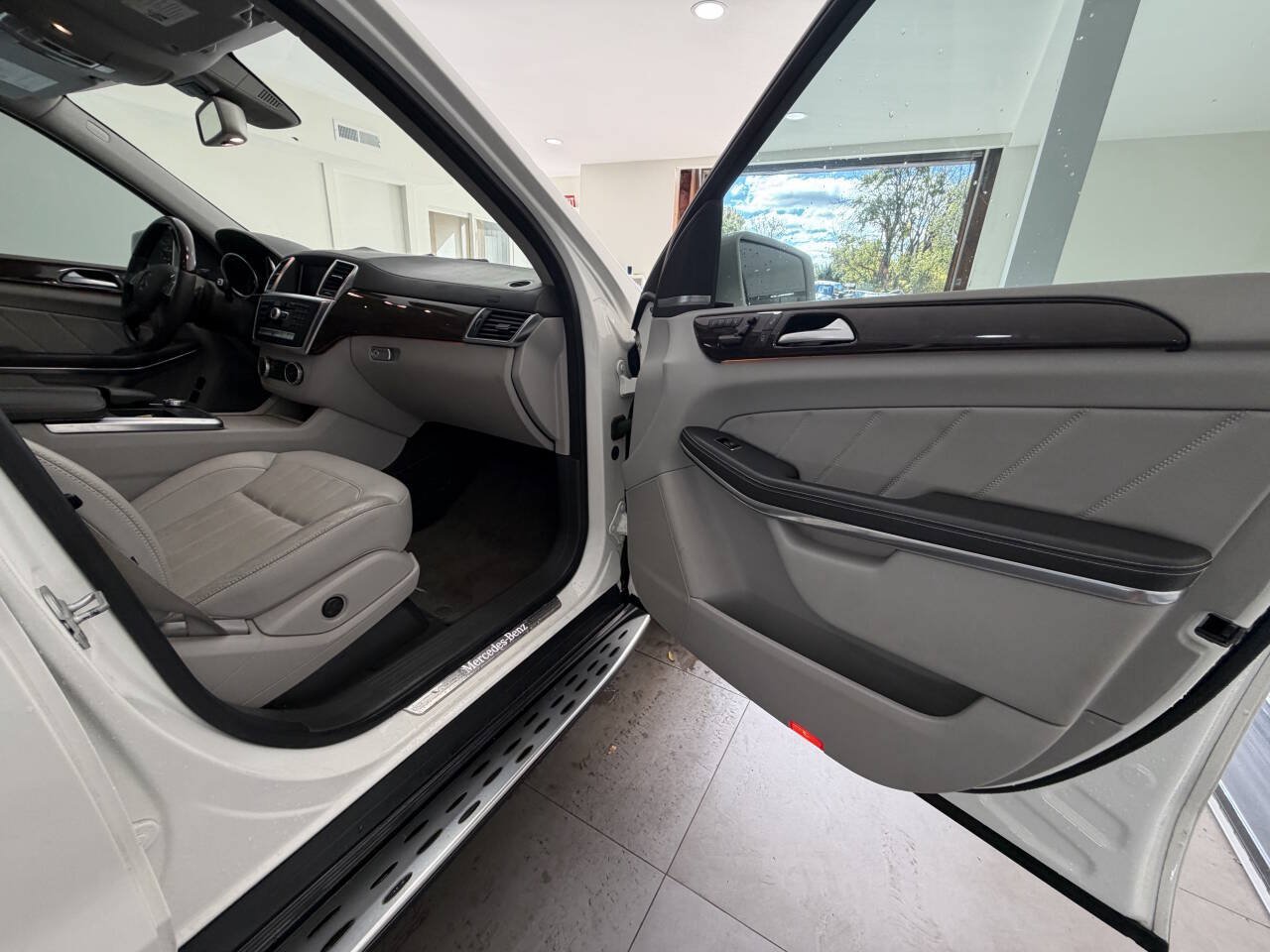 Used 2014 Mercedes-Benz GL 450 4MATIC image 23