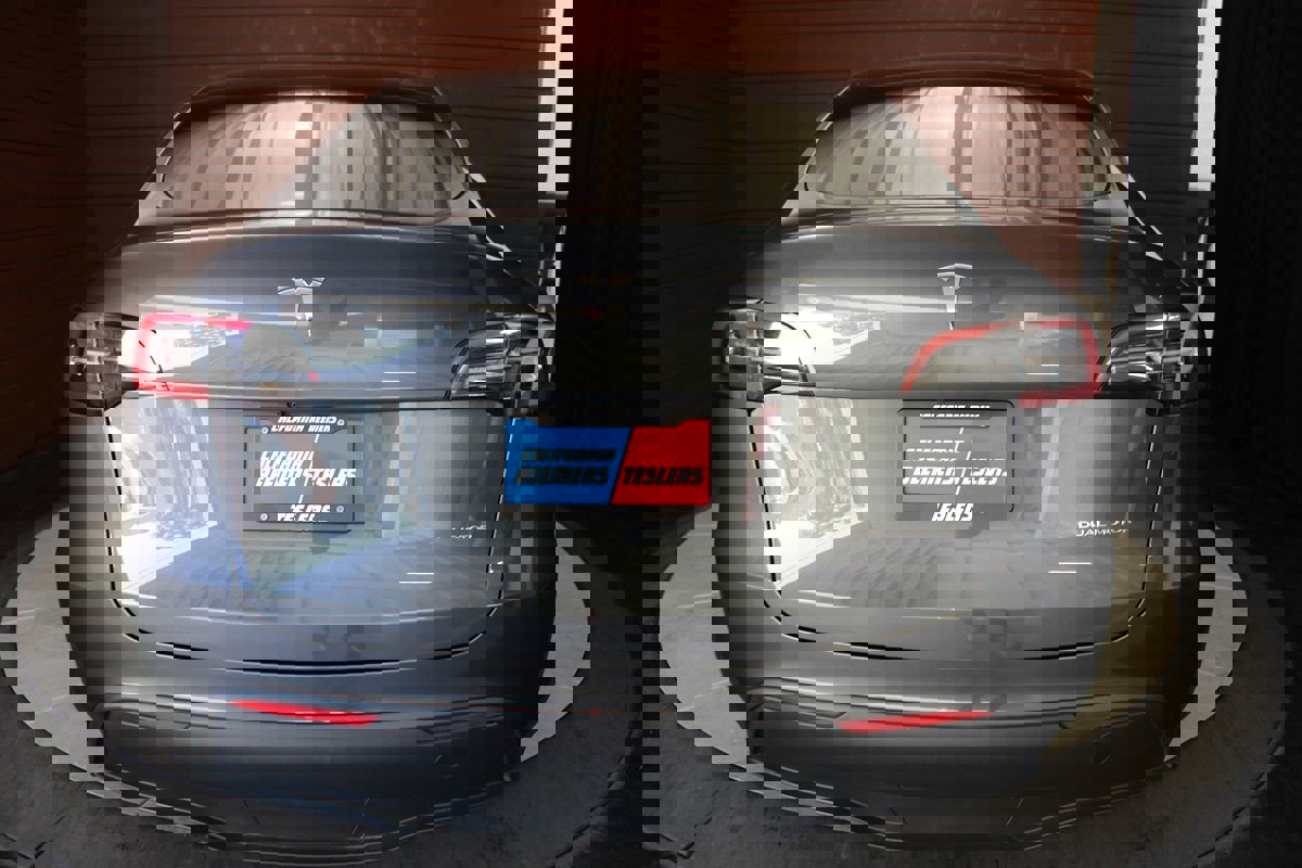 Used 2023 Tesla Model Y Long Range image 13