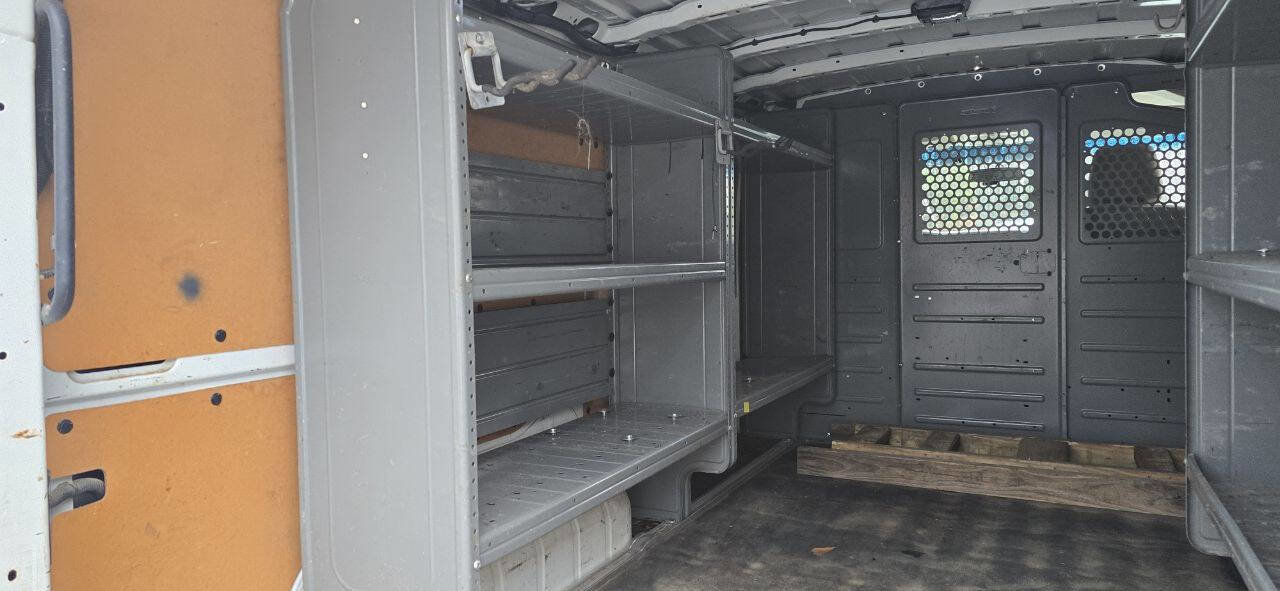 Used 2015 Nissan NV 2500 SV w/ Side & Curtain Airbag Package image 11