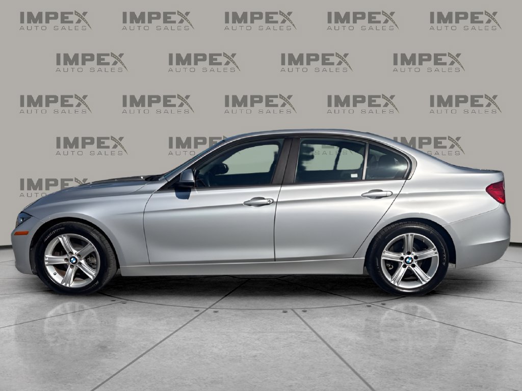 Used 2015 BMW 320i Sedan RWD image 2