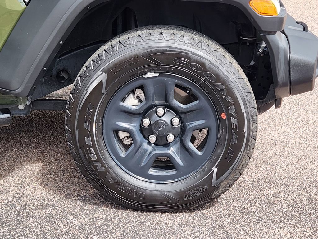 Used 2021 Jeep Wrangler Sport AWD/4WD image 30