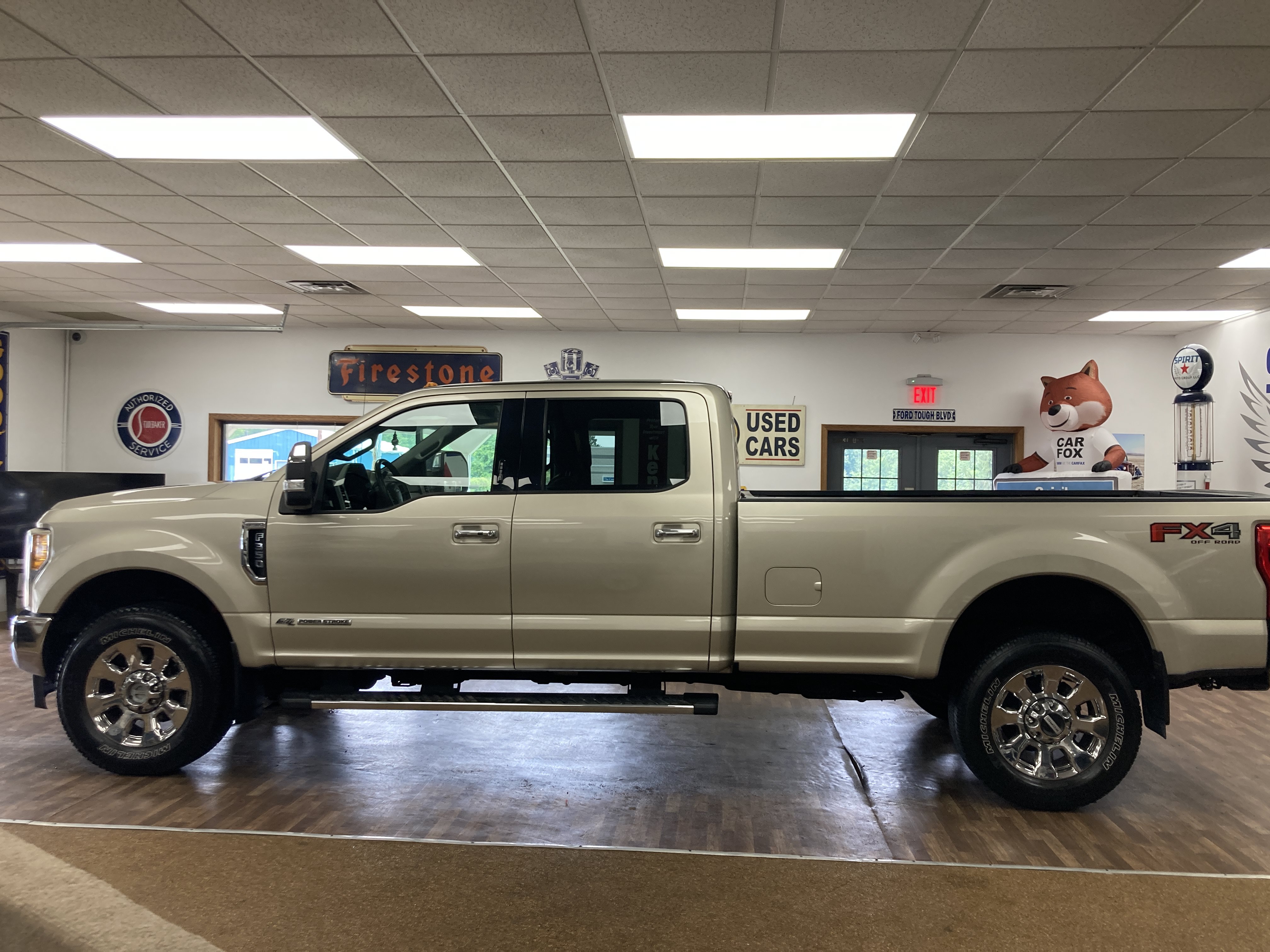 Used 2017 Ford F350 Lariat w/ Lariat Ultimate Package AWD/4WD image 2