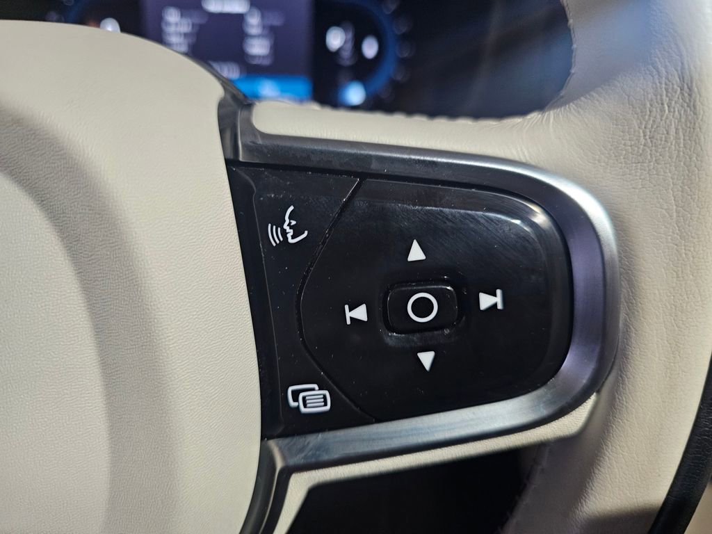 Certified 2024 Volvo V60 B5 Cross Country Plus image 22