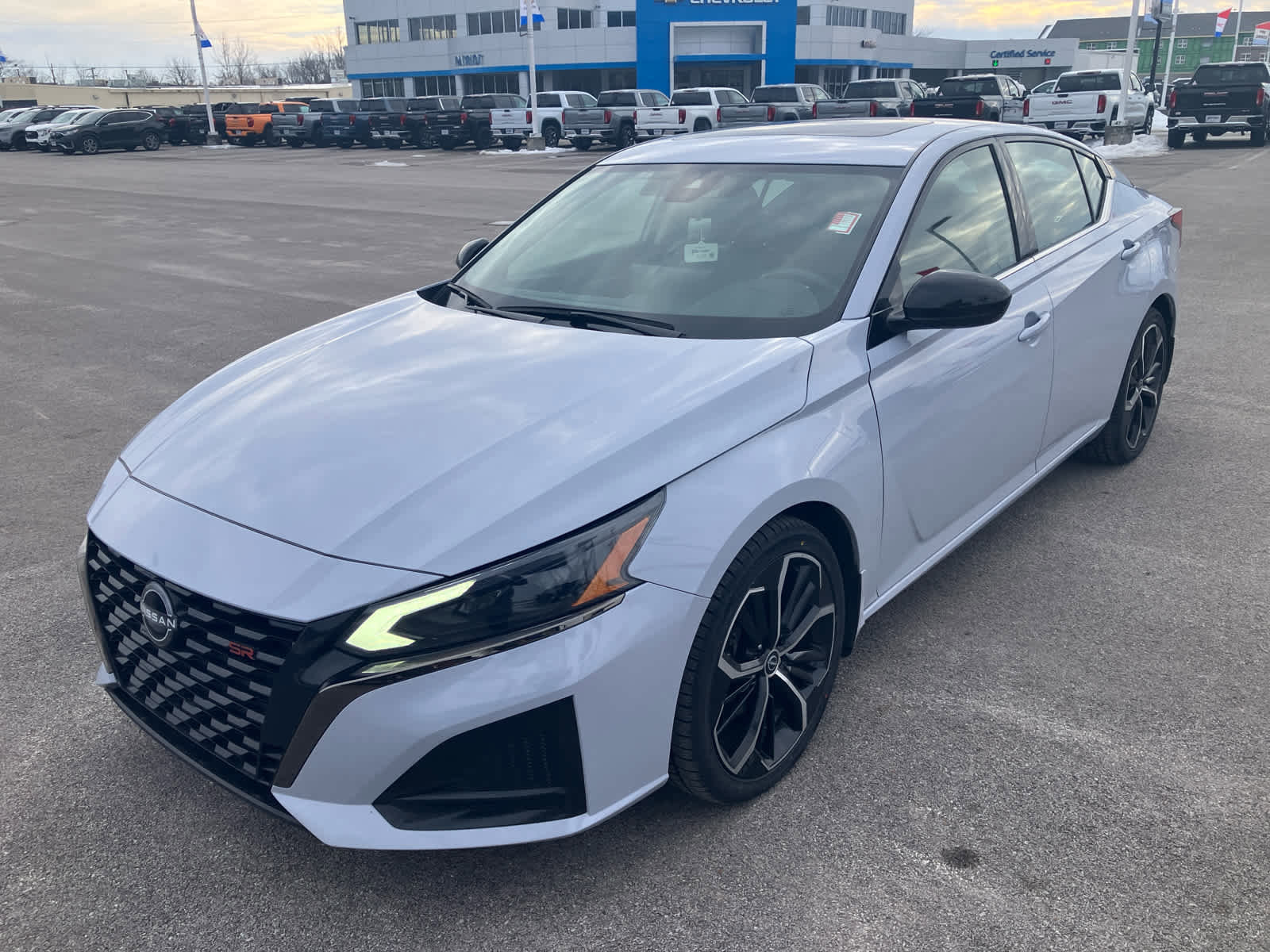 Used 2023 Nissan Altima 2.5 SR w/ SR Premium Package image 3