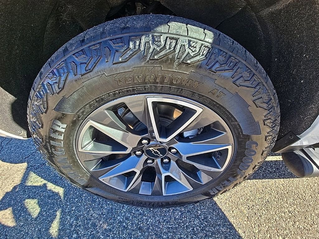 Used 2024 Chevrolet Tahoe Z71 w/ Luxury Package image 34