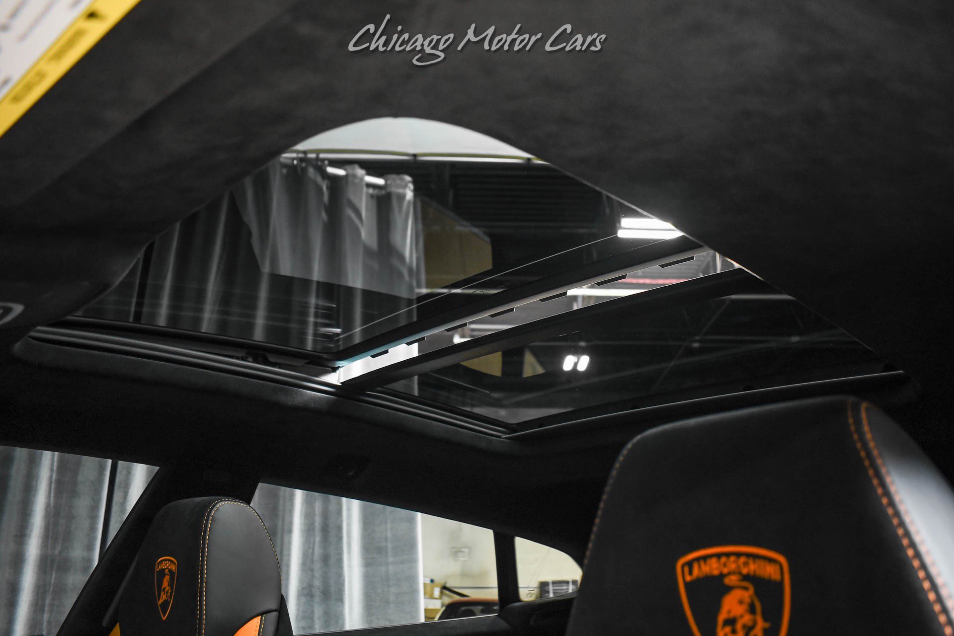 Used 2024 Lamborghini Urus Performante AWD/4WD image 19