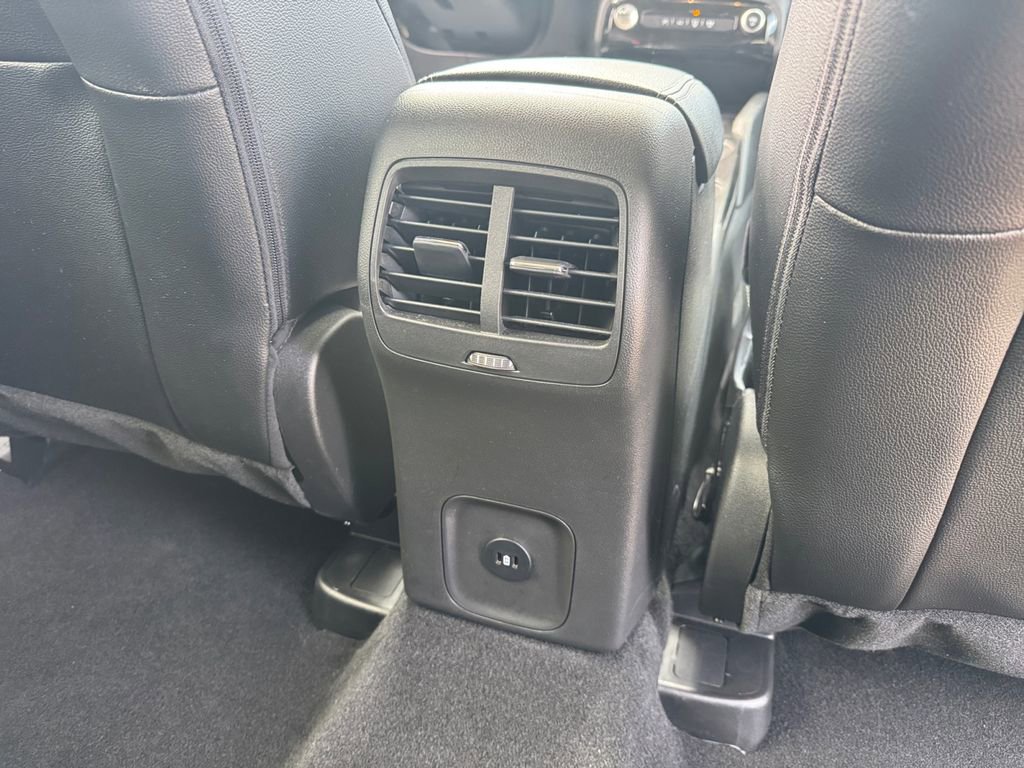 Certified 2024 Ford Escape Platinum w/ Premium Technology Package image 25
