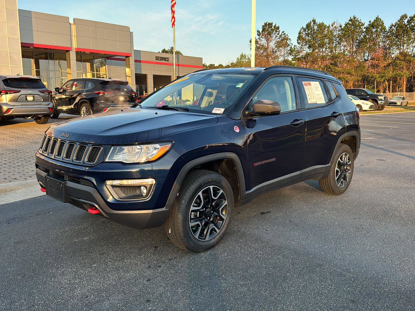 Used 2019 Jeep Compass Trailhawk image 1
