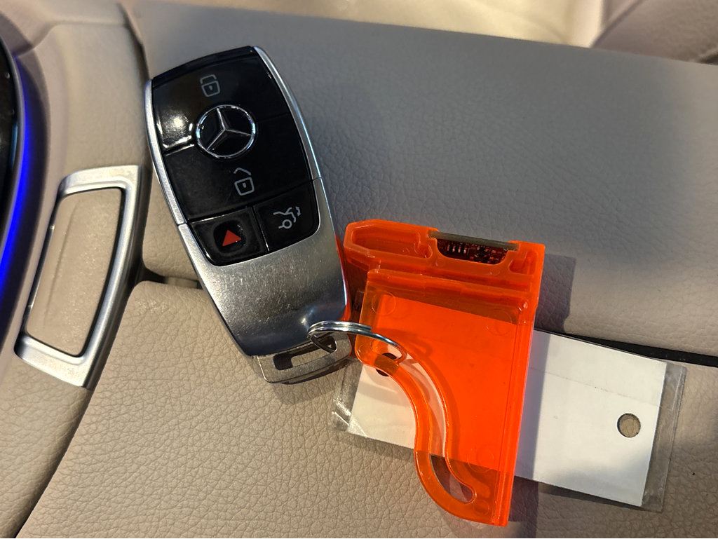 Used 2017 Mercedes-Benz E 300 4MATIC image 42