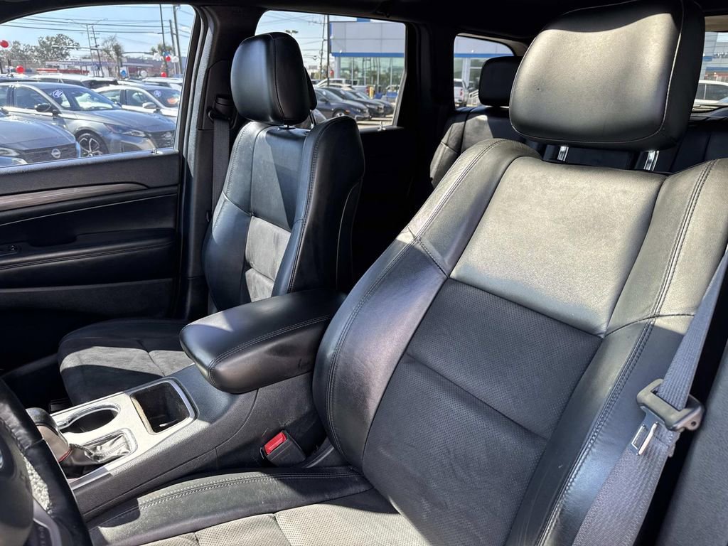 Used 2020 Jeep Grand Cherokee Altitude image 17