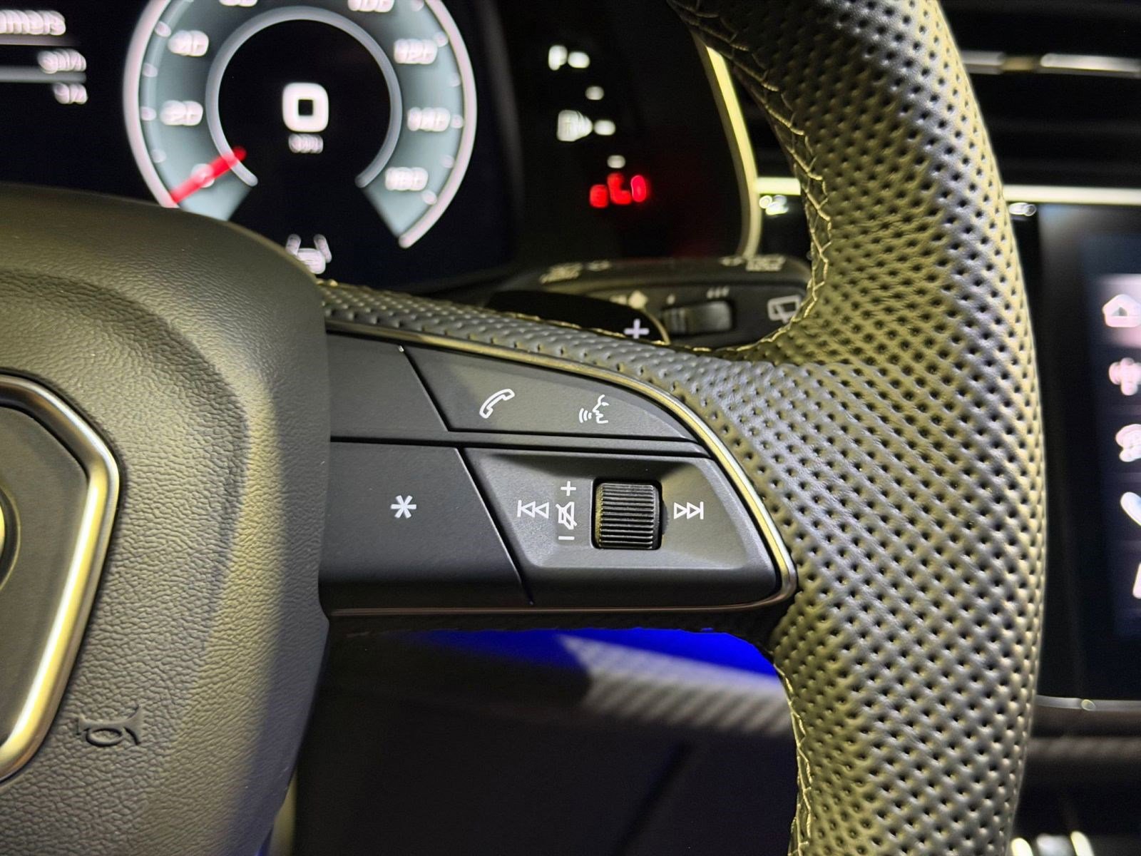 New 2026 Audi SQ8 Premium Plus AWD/4WD image 28